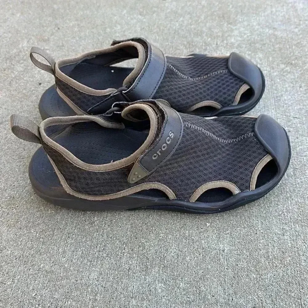 Crocs Swiftwater Mesh Closed Toe Deck Brown Sandals Men’s Size 7